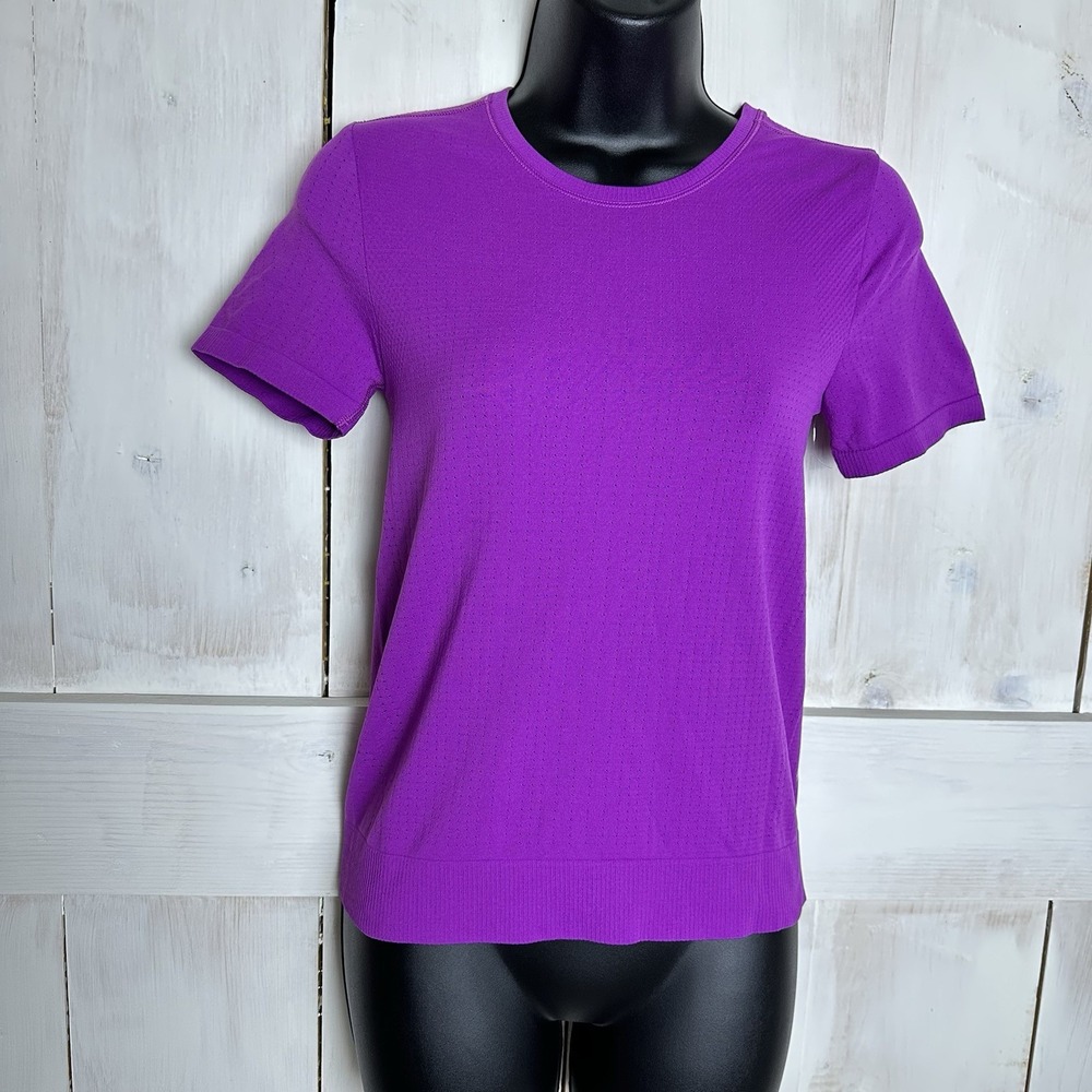 NWOT Athleta In Motion Seamless Tee Hem Grippers Crew Neck Top Purple Sz XXS